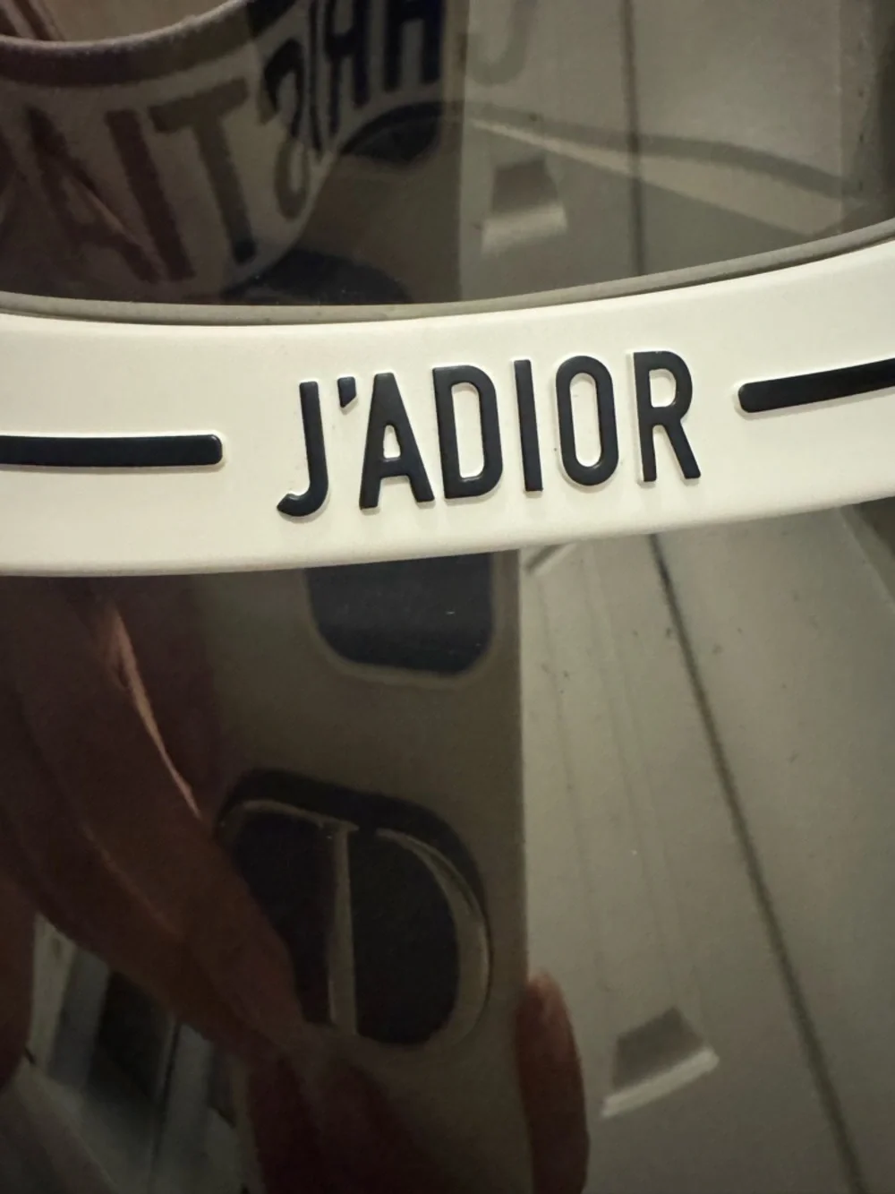 Dior J'ADIOR Mirrored Visor in White and Black - Picture 2 of 6